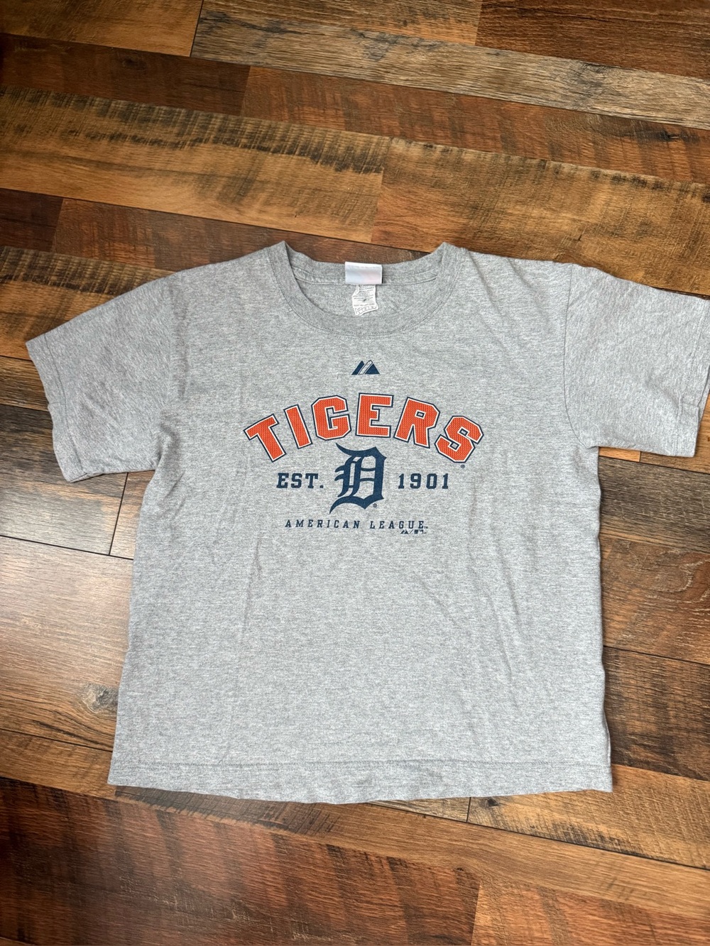 Detroit Tigers Gray Crop Tee
